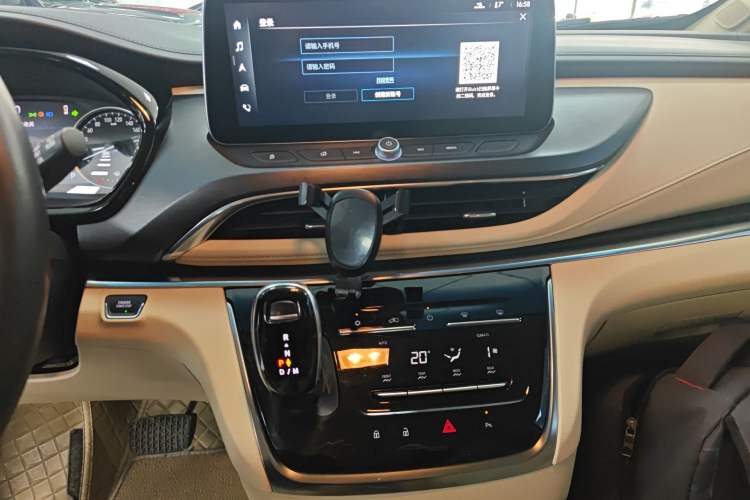 Used Buick GL8 2023 Facelifted Land Cruiser Executive Luxury Version Audio And AC Panel
