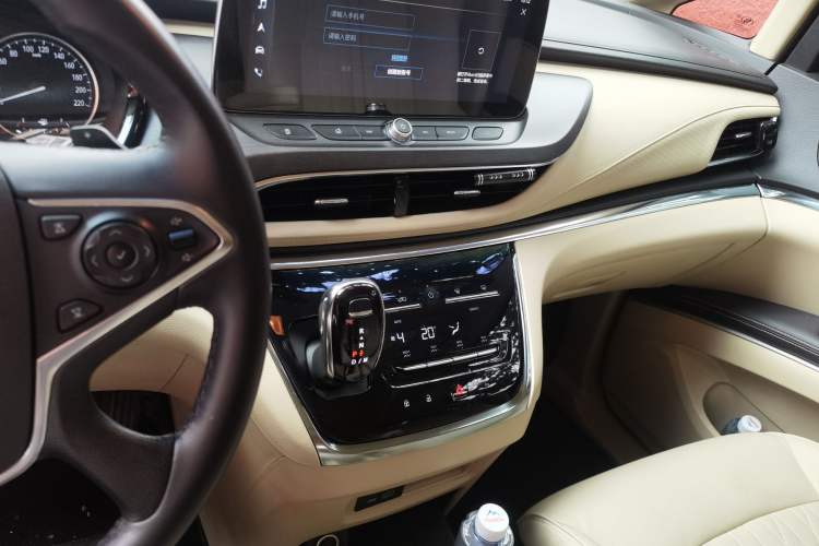 Used Buick GL8 2023 Facelifted Land Cruiser Executive Luxury Version Audio And AC Panel