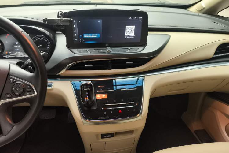 Used Buick GL8 2023 Land Business Class Smart Deluxe Model Audio And AC Panel