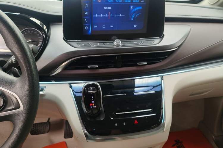 Used Buick GL8 2023 Land Executive Class Comfort Model Audio And AC Panel