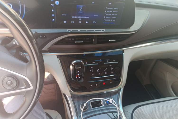 Used Buick GL8 2023 Land Executive Class Comfort Model Audio And AC Panel