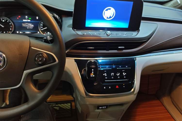 Used Buick GL8 2023 Land Executive Class Comfort Model Audio And AC Panel