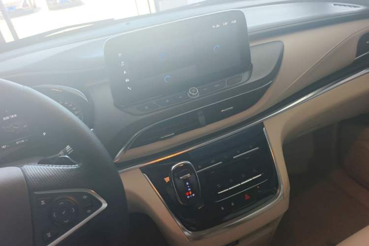 Used Buick GL8 2023 Facelifted Land Cruiser Executive Luxury Version Audio And AC Panel