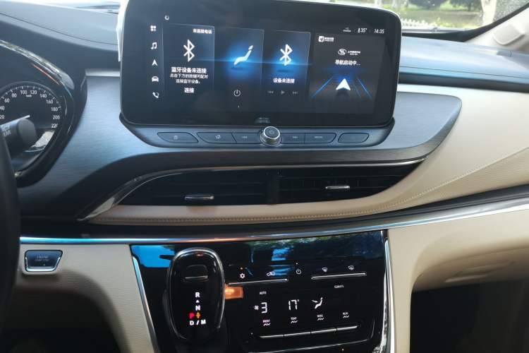 Used Buick GL8 2023 Facelifted Land Cruiser Executive Luxury Version Audio And AC Panel