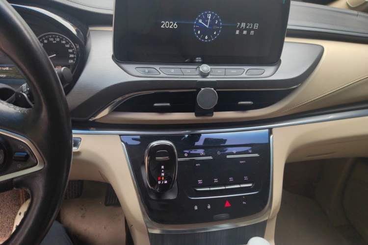 Used Buick GL8 2023 Facelifted Land Cruiser Executive Luxury Version Audio And AC Panel