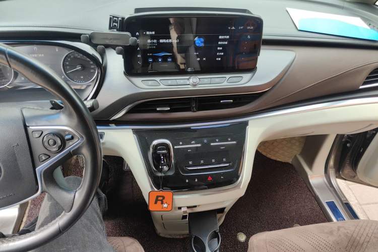 Used Buick GL8 2023 Land Executive Class 652T Luxury Model Audio And AC Panel