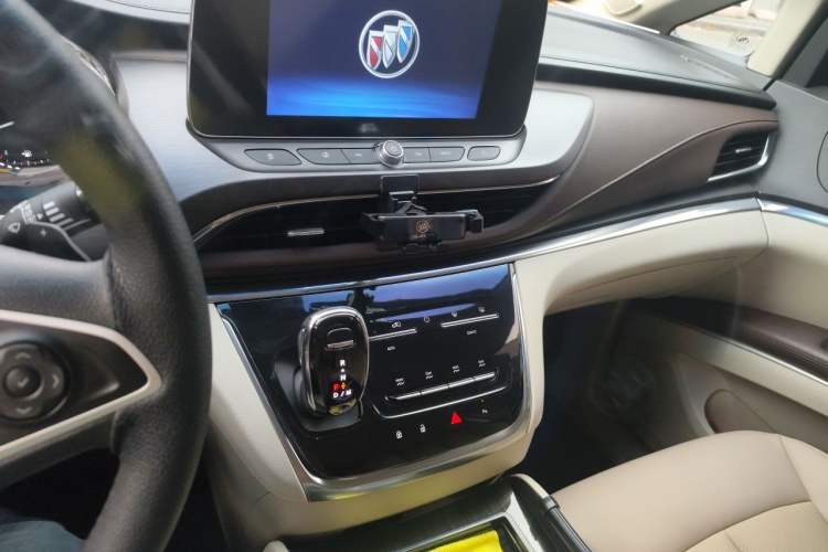 Used Buick GL8 2023 Land Executive Class Comfort Model Audio And AC Panel