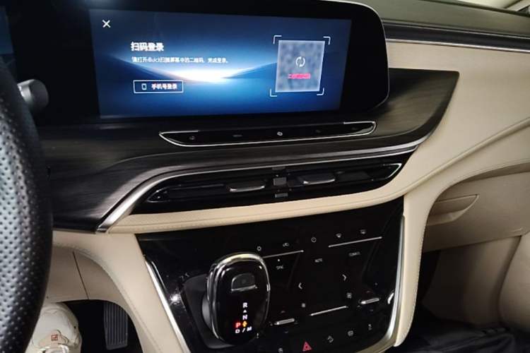 Used Buick GL8 2023 ES Lu Zun Luxury Edition and Yue Version Audio And AC Panel