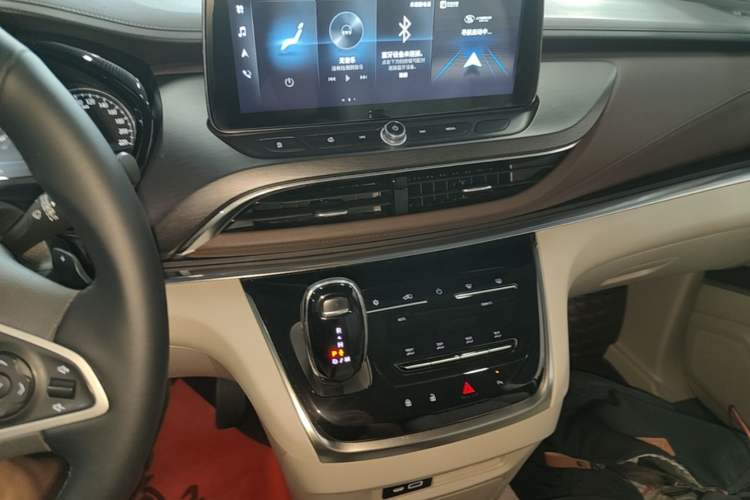 Used Buick GL8 2023 Land Executive Class Smart Enjoyment Model Audio And AC Panel