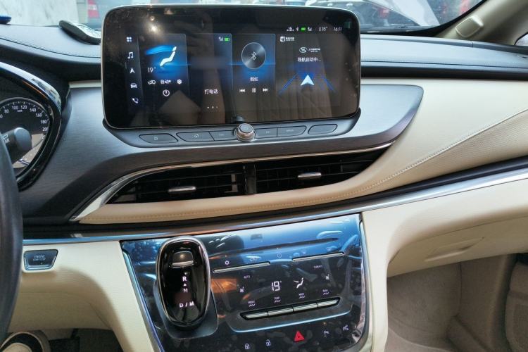 Used Buick GL8 2023 Land Executive Class Deluxe Model Audio And AC Panel