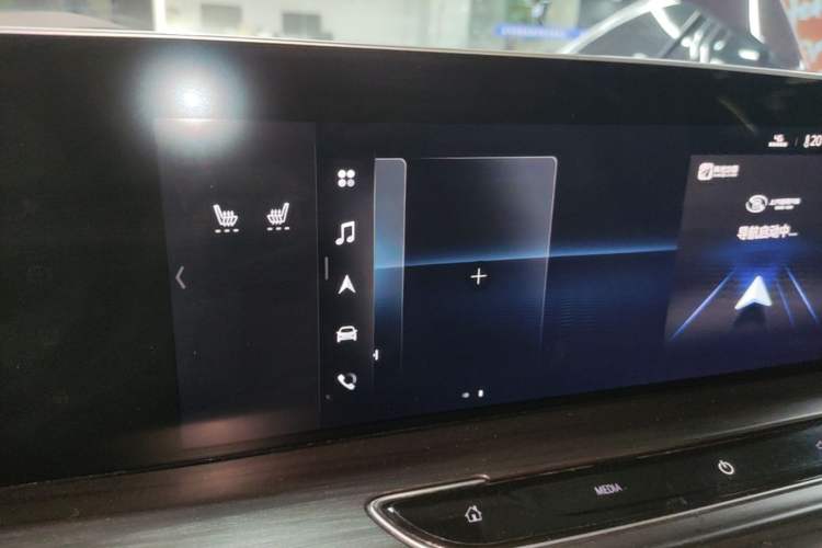 Used Buick GL8 2023 ES Lu Zun Luxury Model Audio And AC Panel