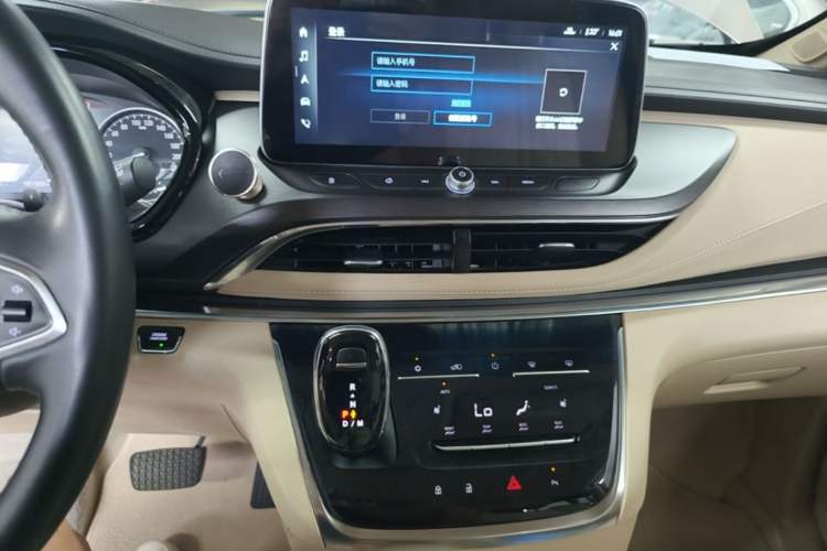 Used Buick GL8 2023 Facelifted Land Cruiser Executive Luxury Version Audio And AC Panel