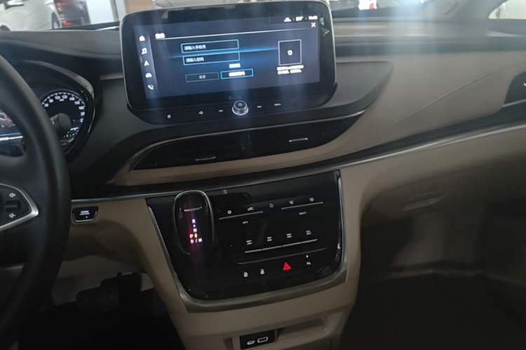 Used Buick GL8 2023 Facelifted Land Cruiser Executive Luxury Version Audio And AC Panel