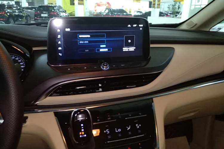 Used Buick GL8 2023 Facelifted Land Cruiser Executive Luxury Version Audio And AC Panel