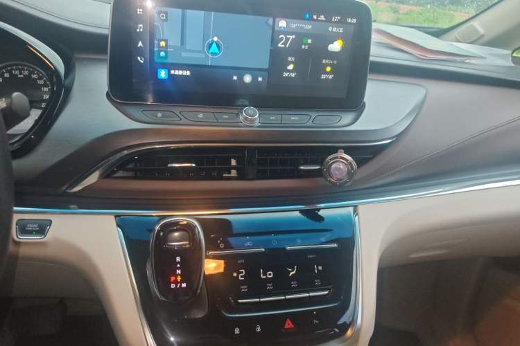 Used Buick GL8 2023 Land Executive Class Smart Enjoyment Model Audio And AC Panel
