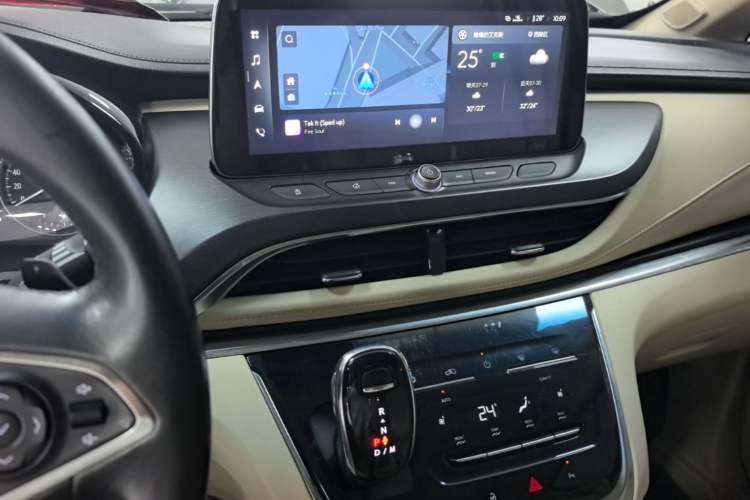 Used Buick GL8 2023 Facelifted Land Cruiser Executive Luxury Version Audio And AC Panel