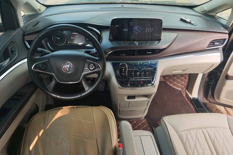 Used Buick GL8 2023 Facelifted Land Cruiser Executive Luxury Version Center Console
