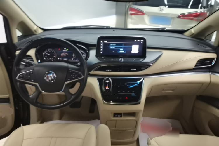Used Buick GL8 2023 Facelifted Land Cruiser Executive Luxury Version Center Console