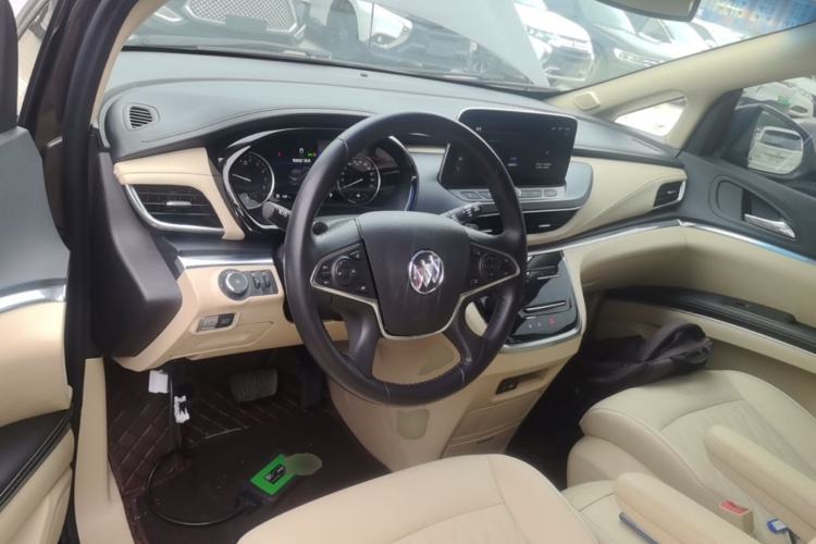 Used Buick GL8 2023 Facelifted Land Cruiser Executive Luxury Version Center Console