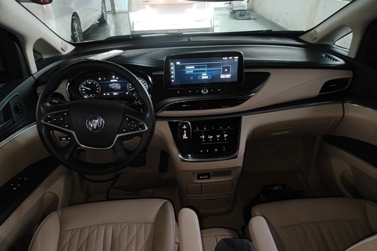 Used Buick GL8 2023 Land Executive Class 652T Luxury Model Center Console