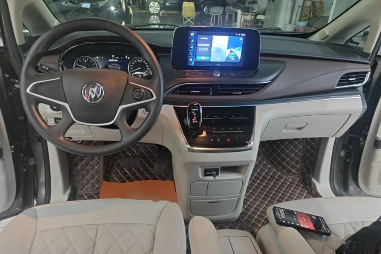 Used Buick GL8 2023 Land Executive Class Comfort Model Center Console