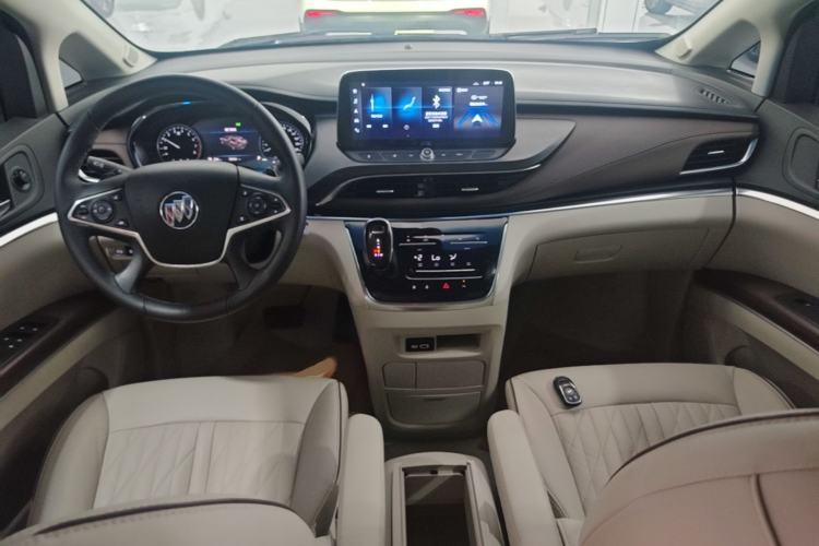 Used Buick GL8 2023 Land Executive Class 652T Luxury Model Center Console