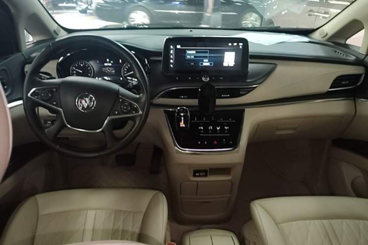 Used Buick GL8 2023 Land Executive Class Deluxe Model Center Console