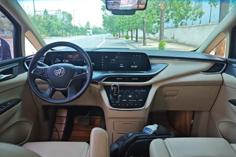 Used Buick GL8 2023 ES Lu Zun Deluxe Model Center Console