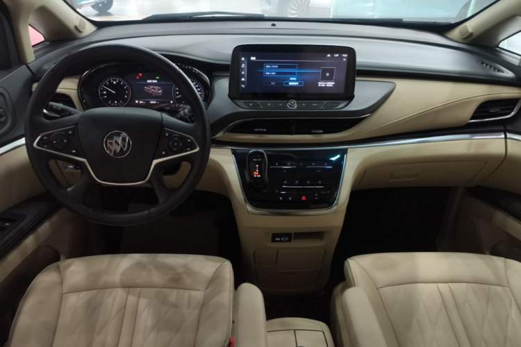 Used Buick GL8 2023 Facelifted Land Cruiser Executive Luxury Version Center Console