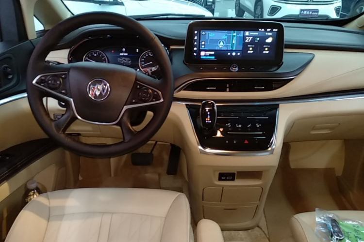 Used Buick GL8 2023 Facelifted Land Cruiser Executive Luxury Version Center Console