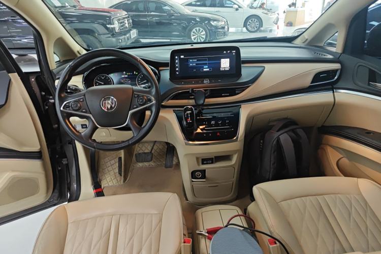 Used Buick GL8 2023 Facelifted Land Cruiser Executive Luxury Version Center Console