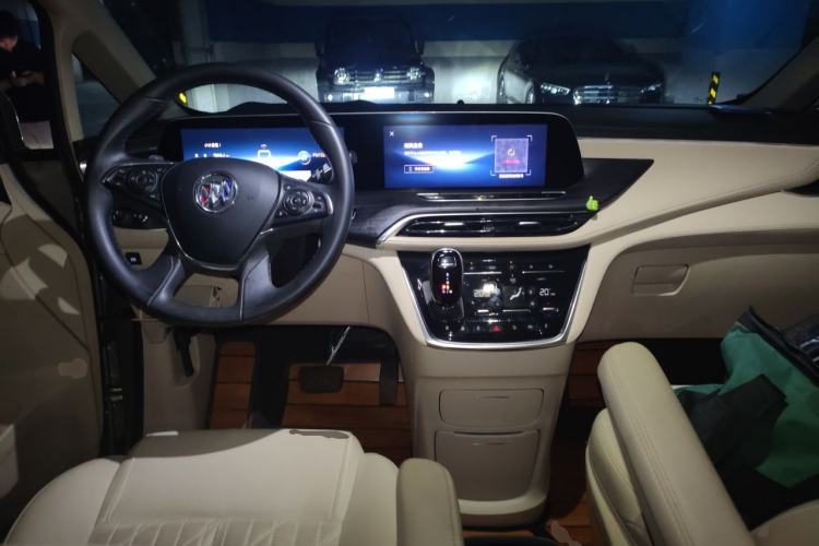 Used Buick GL8 2023 ES Lu Zun Luxury Model Center Console