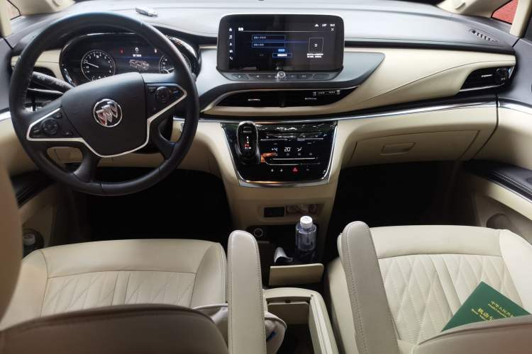 Used Buick GL8 2023 Facelifted Land Cruiser Executive Luxury Version Center Console