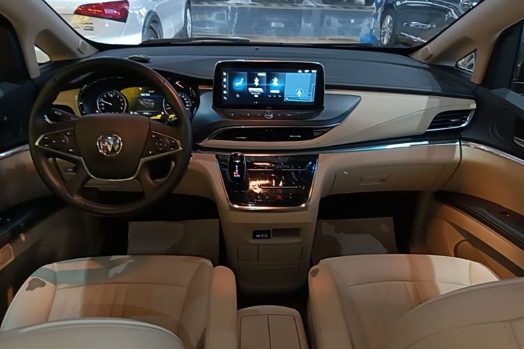 Used Buick GL8 2023 Facelifted Land Cruiser Executive Luxury Version Center Console