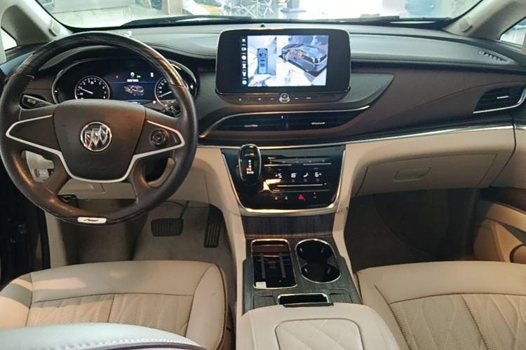 Used Buick GL8 2023 Land Executive Class Comfort Model Center Console
