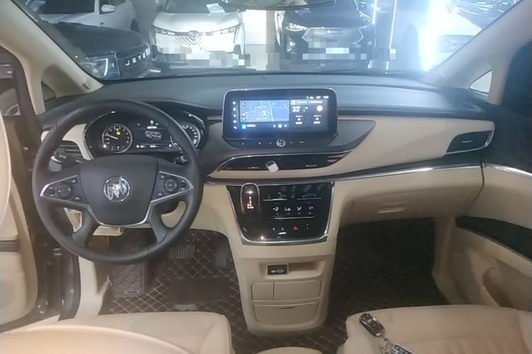 Used Buick GL8 2023 Facelifted Land Cruiser Executive Luxury Version Center Console