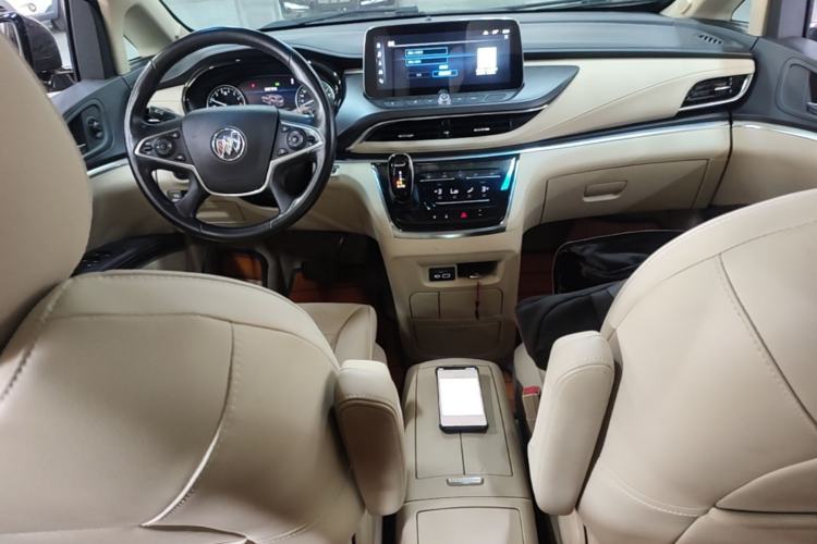 Used Buick GL8 2023 Facelifted Land Cruiser Executive Luxury Version Center Console