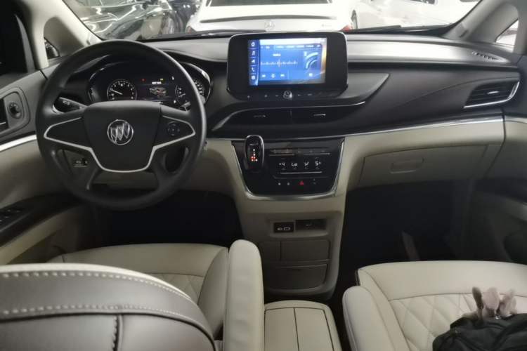 Used Buick GL8 2023 Land Executive Class Comfort Model Center Console
