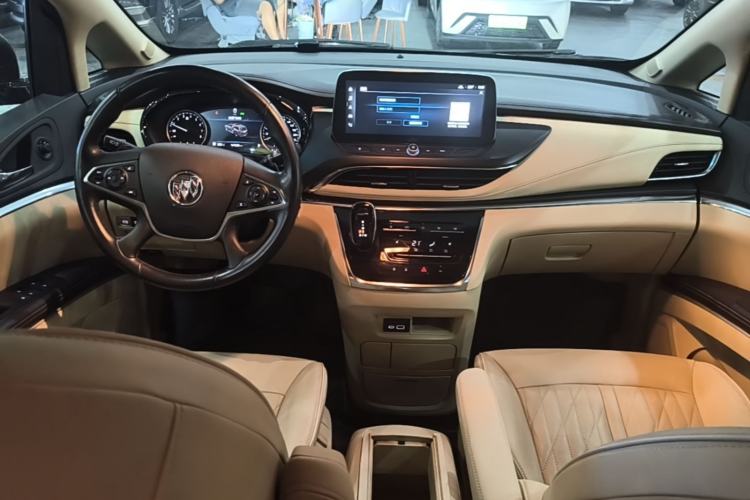 Used Buick GL8 2023 Facelifted Land Cruiser Executive Luxury Version Center Console