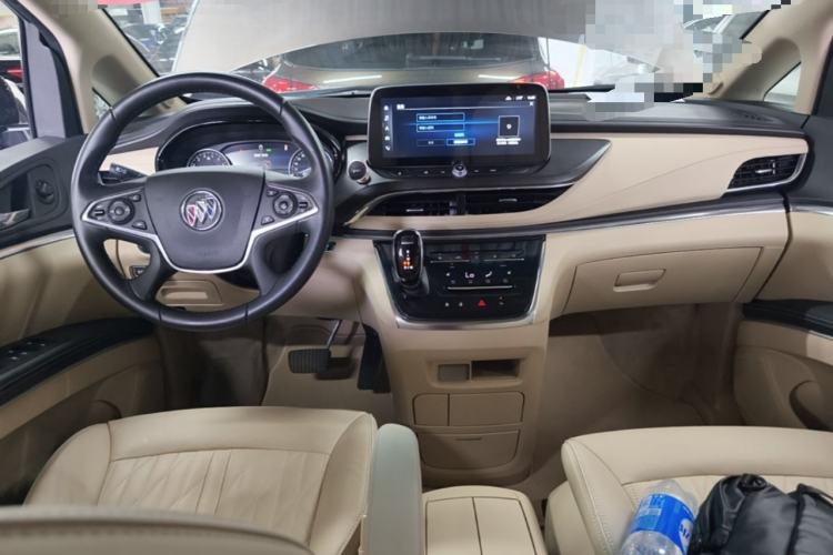 Used Buick GL8 2023 Facelifted Land Cruiser Executive Luxury Version Center Console