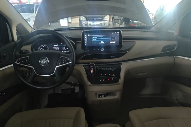 Used Buick GL8 2023 Facelifted Land Cruiser Executive Luxury Version Center Console