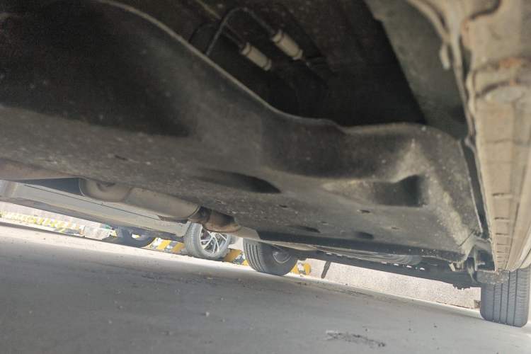 Used Buick GL8 2023 Land Executive Class Comfort Model Chassis Front Left