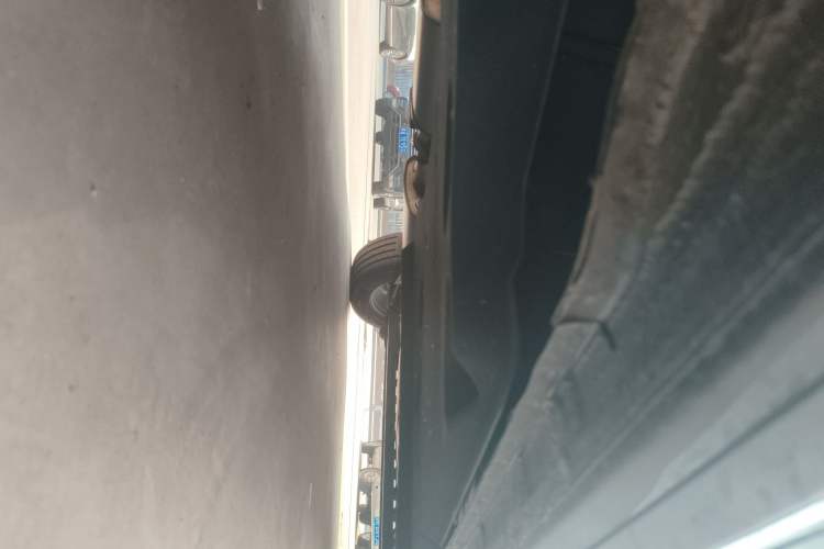 Used Buick GL8 2023 Land Executive Class Comfort Model Chassis Front Left