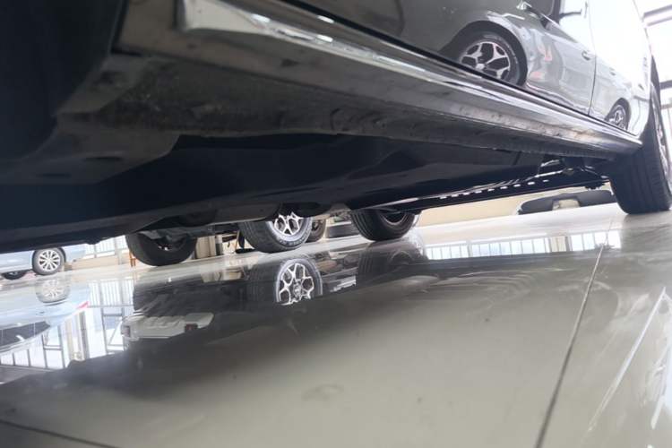 Used Buick GL8 2023 Facelifted Land Cruiser Executive Luxury Version Chassis Front Left