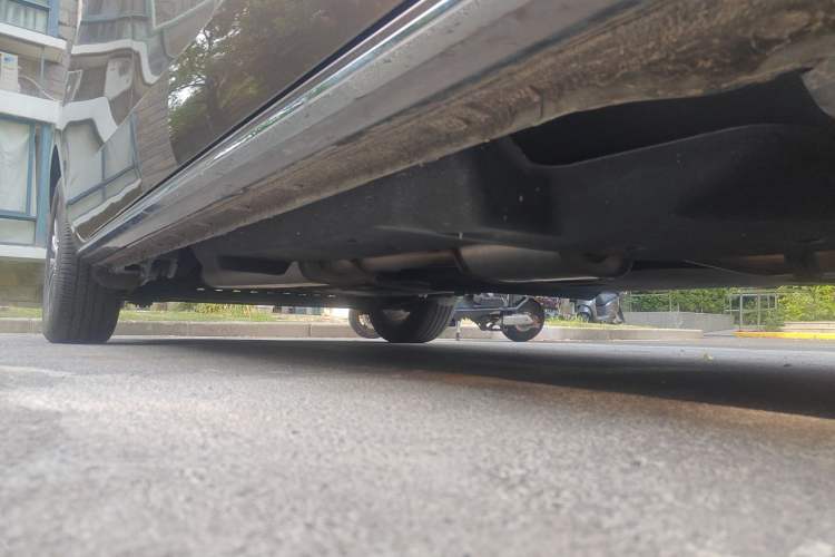 Used Buick GL8 2023 Land Executive Class Comfort Model Chassis Front Right