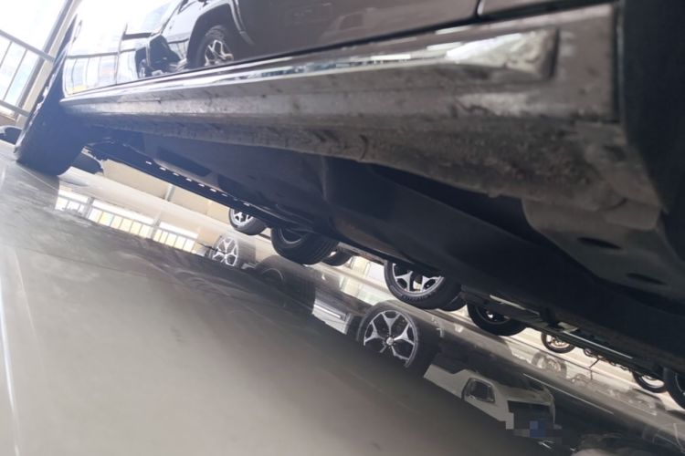 Used Buick GL8 2023 Facelifted Land Cruiser Executive Luxury Version Chassis Front Right