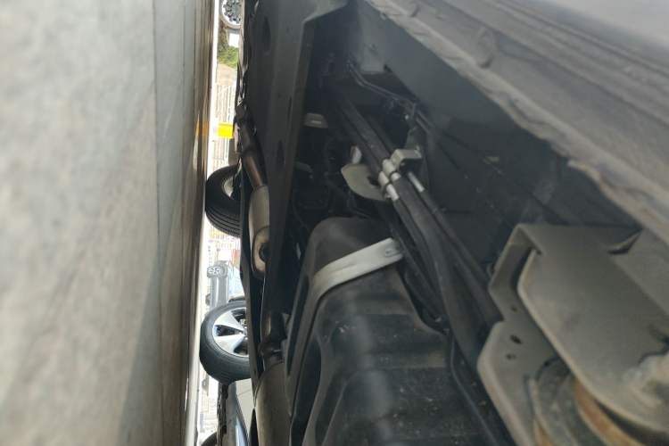 Used Buick GL8 2023 Facelifted Land Cruiser Executive Luxury Version Chassis Rear Left