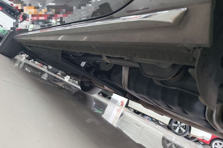 Used Buick GL8 2023 Facelifted Land Cruiser Executive Luxury Version Chassis Rear Left