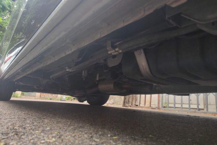 Used Buick GL8 2023 Facelifted Land Cruiser Executive Luxury Version Chassis Rear Left