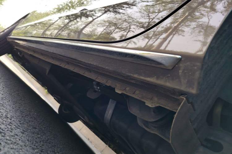 Used Buick GL8 2023 Facelifted Land Cruiser Executive Luxury Version Chassis Rear Left